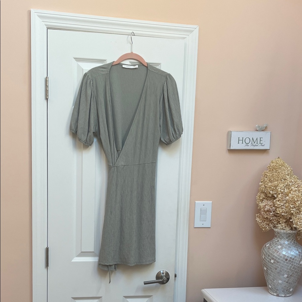Elegant green wrap V-Neck Dress